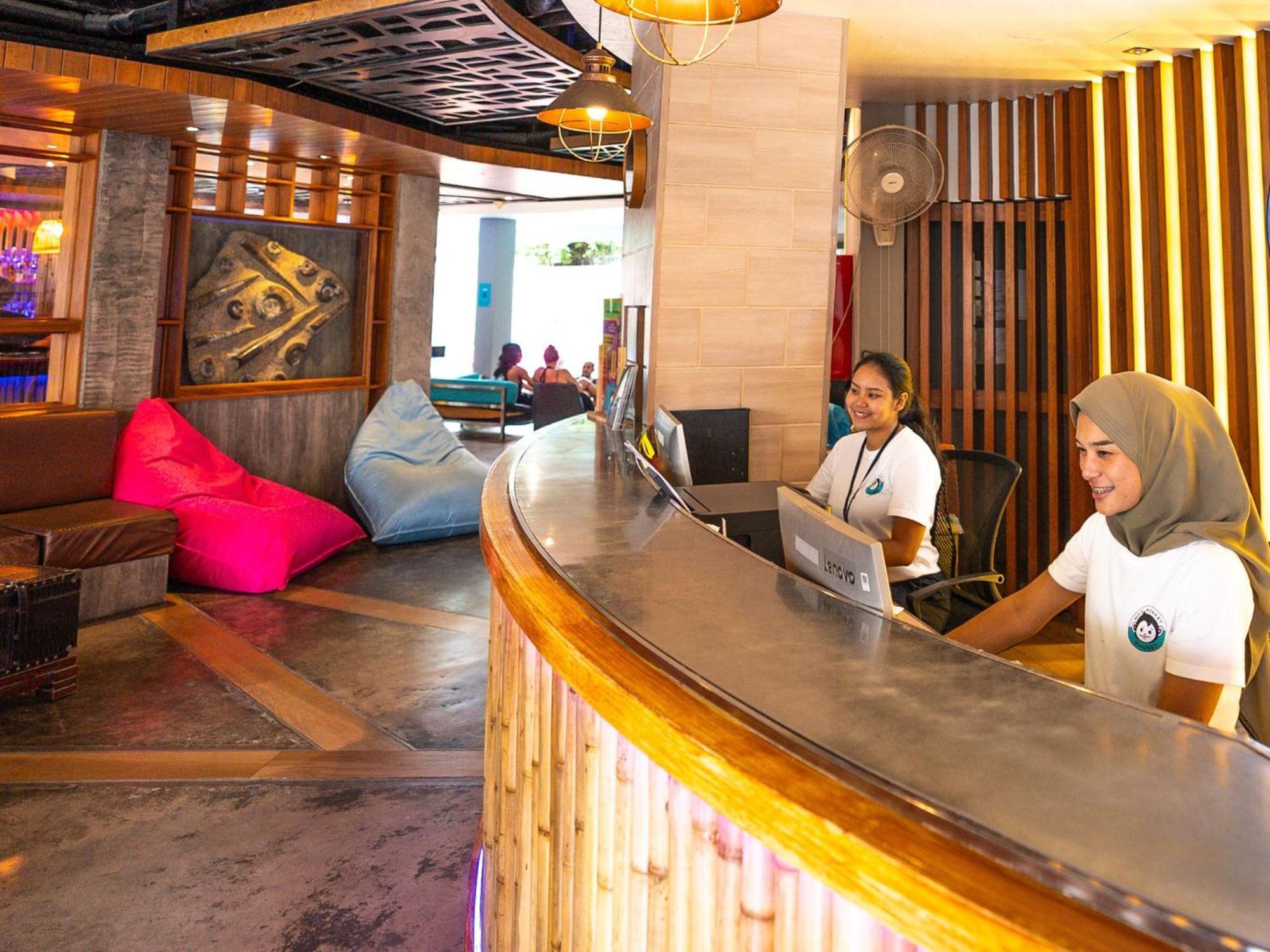 Patong Mad Monkey Phuket 호스텔 외부 사진